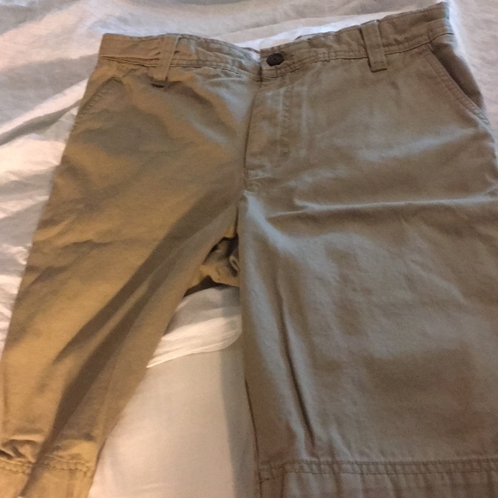 Izod skate shorts